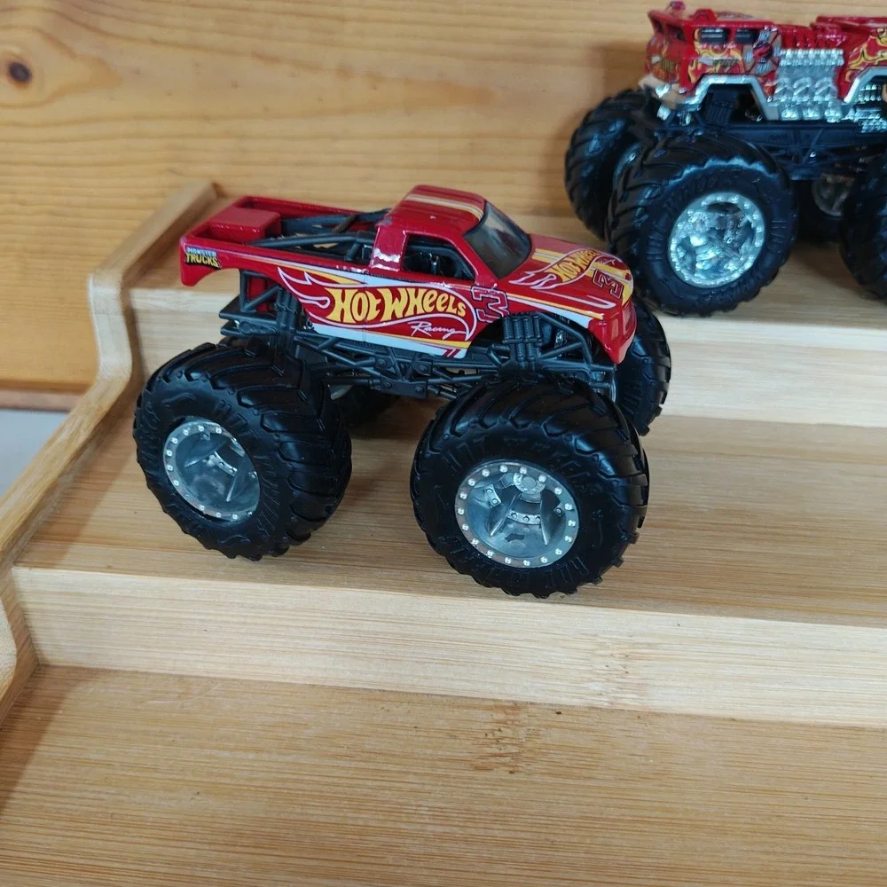 6 Hot Wheels Monster Trucks Tiger Shark Gunkster‎ Bounty Hunter Fire Truck ZC2